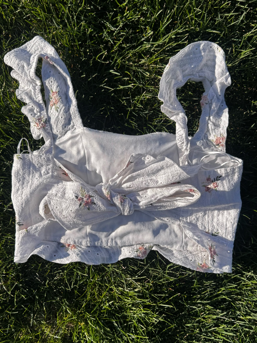 Kirious Los Angeles White Lace Crop Top with Pink Floral Embroidery - Picture 3 of 4